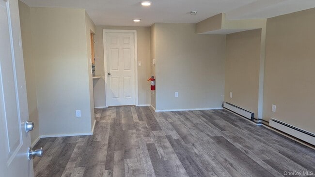 Building Photo - 260 Main St