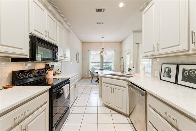 Building Photo - 231 E Vine St