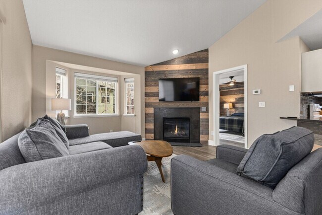 Building Photo - 3377 Sunburst Ct