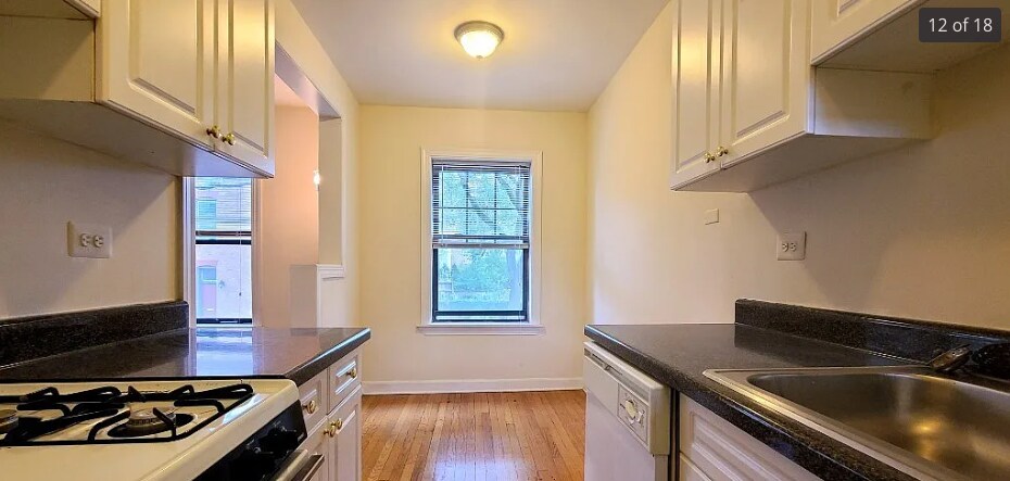 Building Photo - 2952 N Seminary Ave