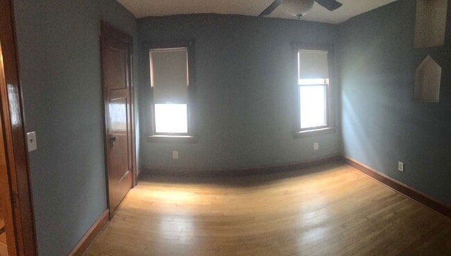 Building Photo - 3270 S Springfield Ave