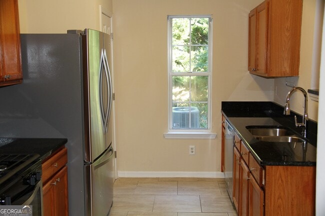 Building Photo - 962 Tree Creek Blvd