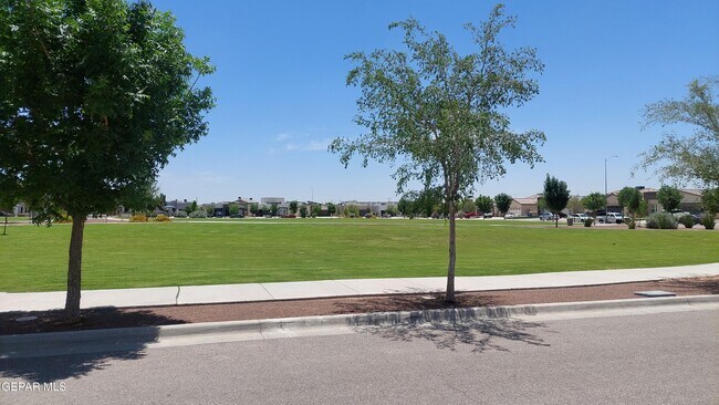 Building Photo - 12349 Desert Wolf Ave