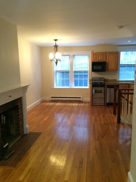 Building Photo - 16 Cedar Lane Way