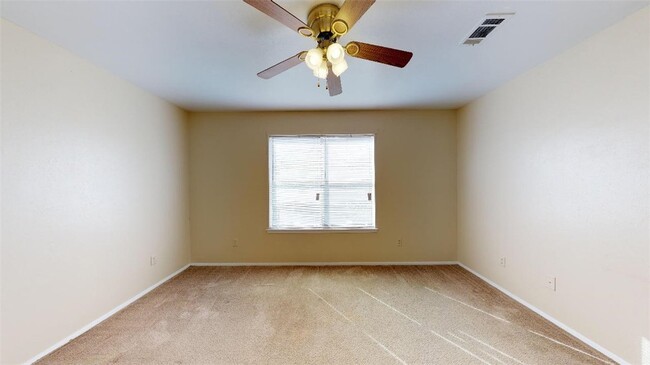 Building Photo - 305 Manuel Dr