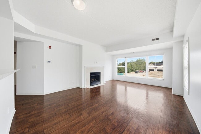 Building Photo - 125 Lakeview Dr