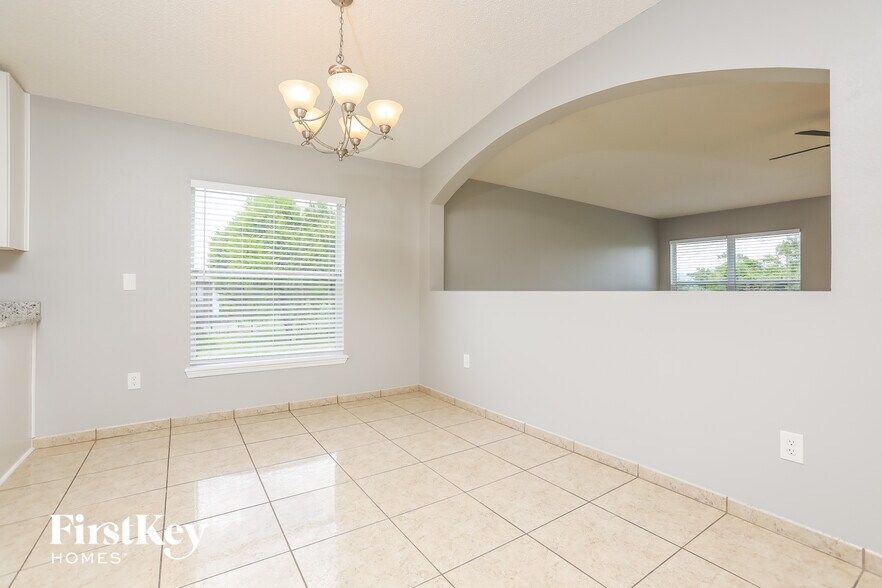 Building Photo - 1739 Crowned Ave