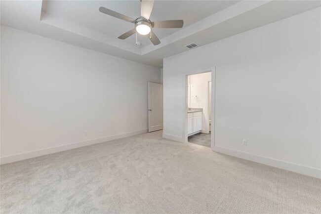 Building Photo - 1531 N Red Bud Ln