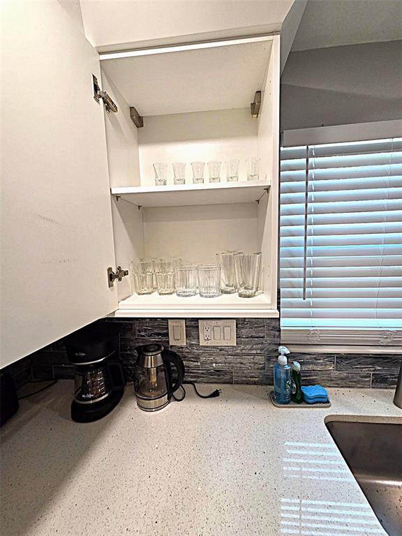 Building Photo - 5105 Tangerine Ave S