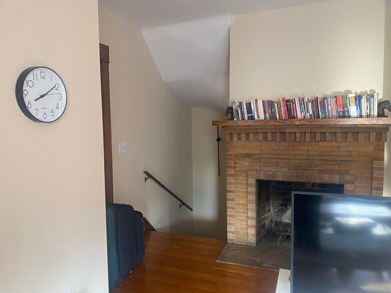 Staircase to Front Door - 616 Whalley Ave