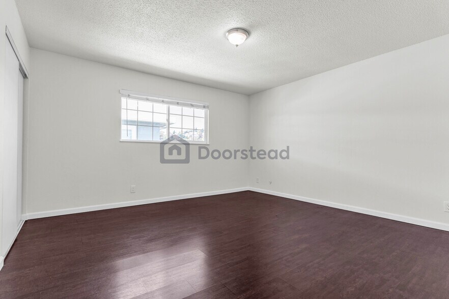 Building Photo - 1478 165th Ave