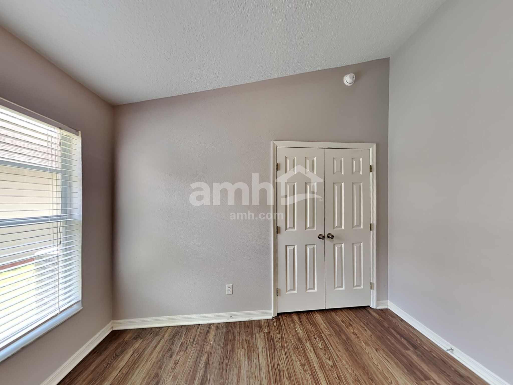 Building Photo - 204 Silver Palms Cir