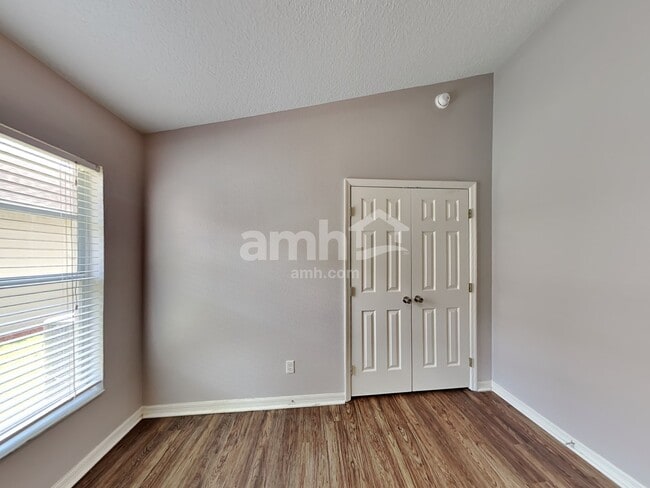 Building Photo - 204 Silver Palms Cir