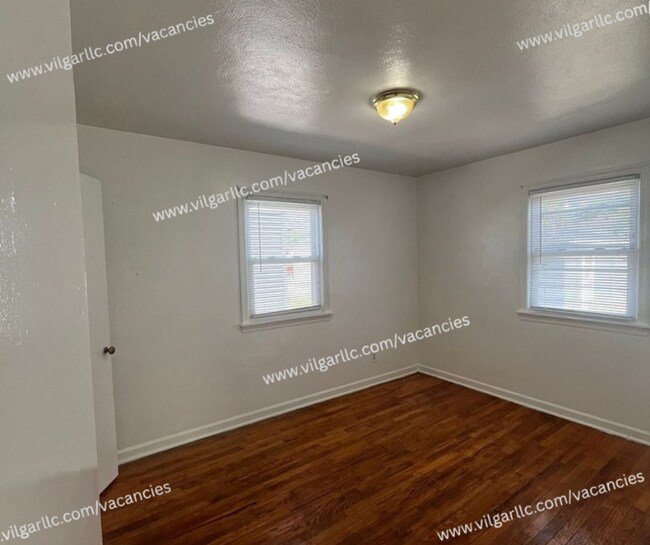Building Photo - Best choice 3 Bedroom, 1 Bath Home