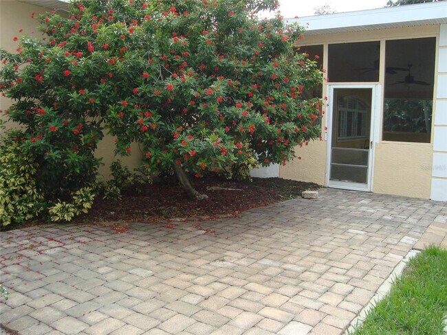 Building Photo - 601 Palm Ave