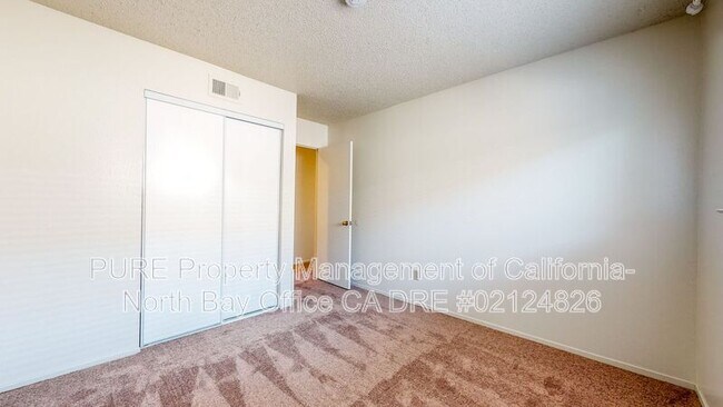 Building Photo - 1321 Berrydale Dr