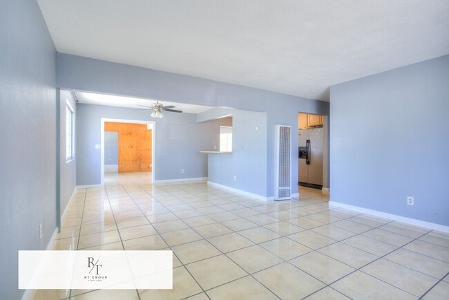 Building Photo - Spacious 4-Bedroom Home on Nearly 1 Acre –...