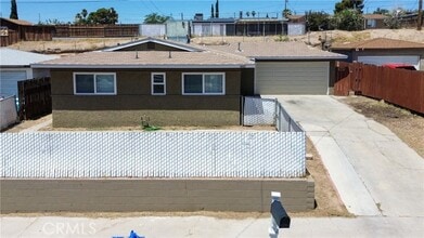 Building Photo - 660 Elm Dr