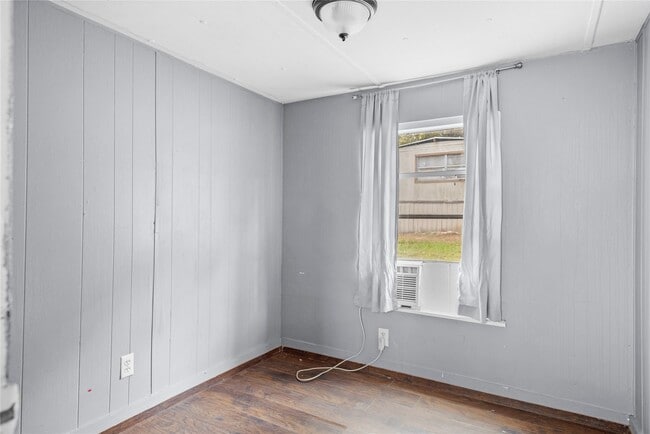 Building Photo - 16747 Timberglen St