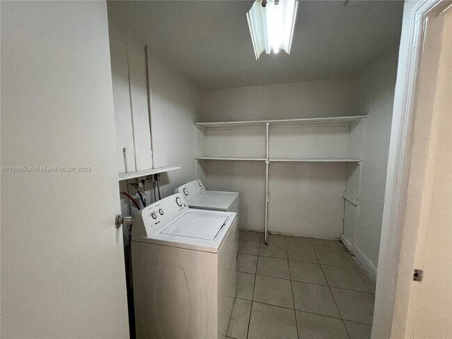 Building Photo - 6886 NW 27th Ct