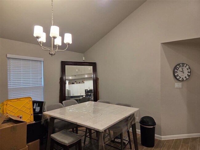 Building Photo - 208 Comet Pointe Dr