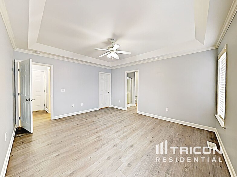Building Photo - 1670 Red Bird Cir SE