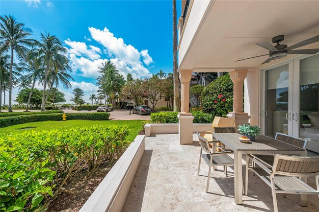 Building Photo - 15512 Fisher Island Dr