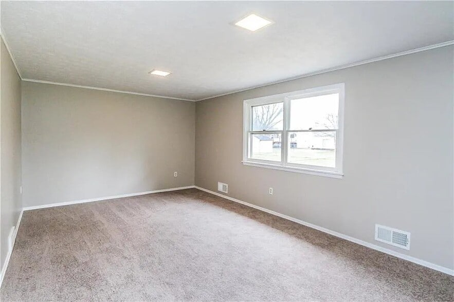 Building Photo - 72 Kinmont Dr