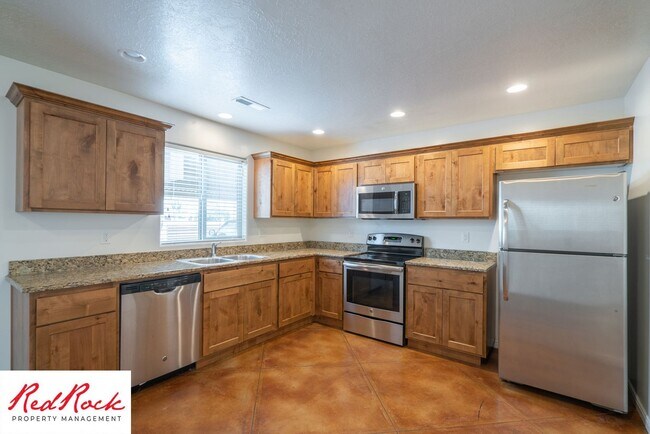 Building Photo - 2801 E 450 N