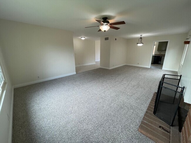 Building Photo - Summerfield Estates Home in Poway.  3/2, 2...