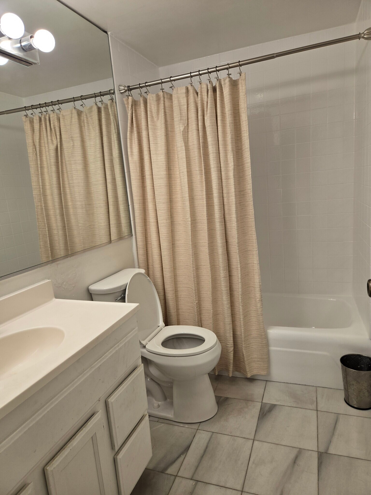 Building Photo - 1155 N La Cienega Blvd