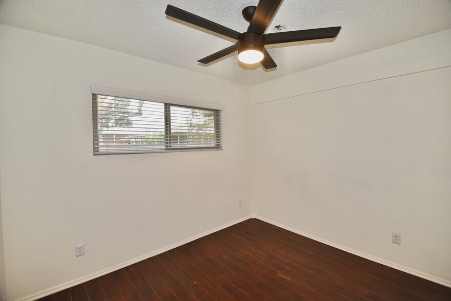 Building Photo - 5455 Bellingham Ave