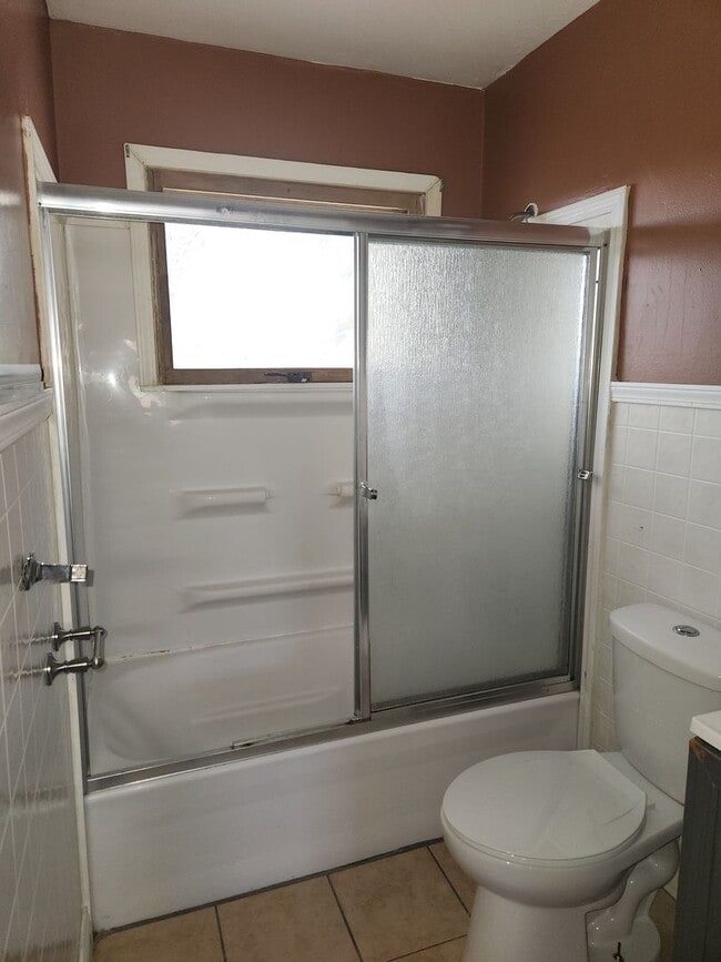 Building Photo - 3 bedroom house