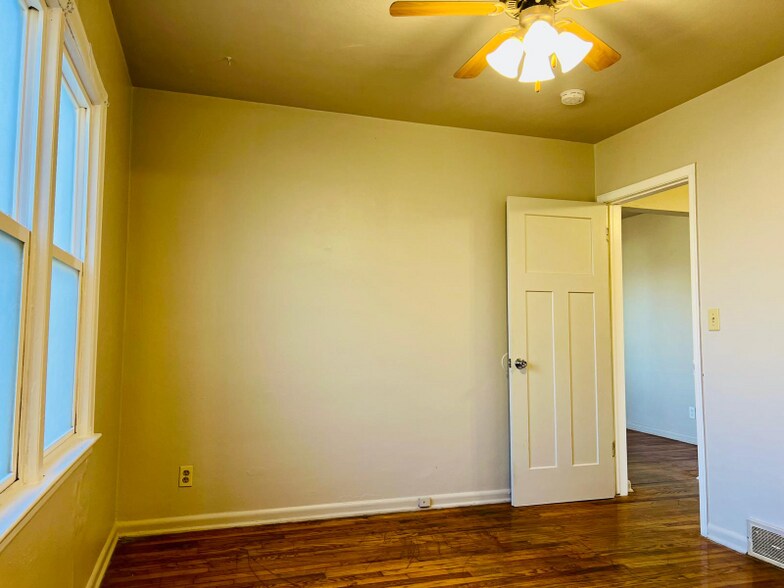 Building Photo - 2120 23rd St