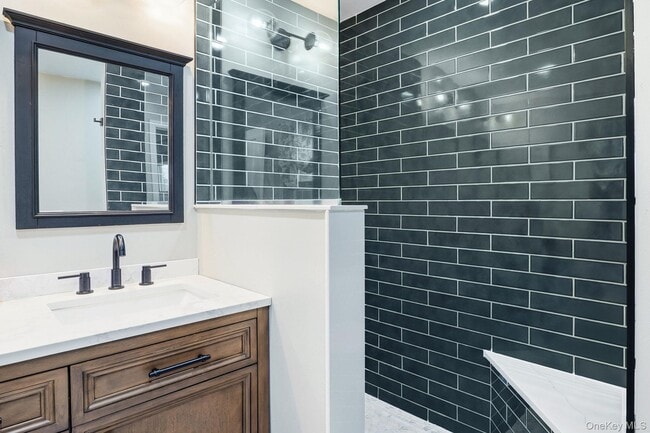 Building Photo - 946 NY-311