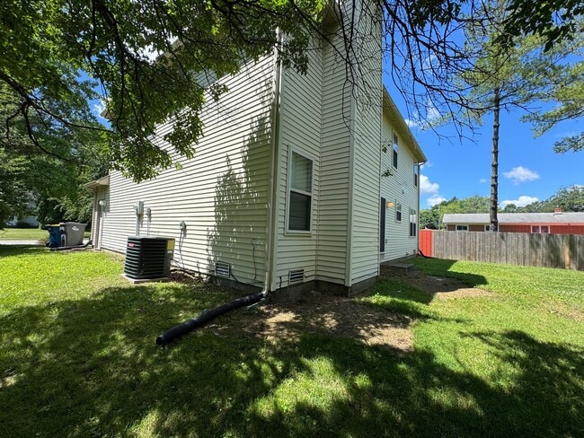 Building Photo - Eagle Creek 3 Bed 2.5 Bath