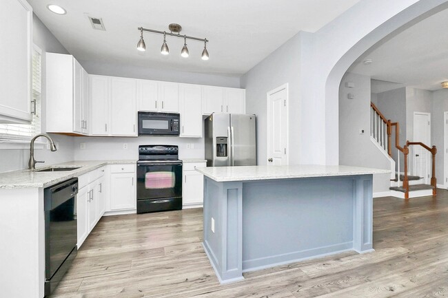 Building Photo - Incredible Matthews Townhome in Callonwood!