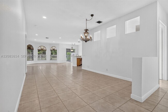 Building Photo - 5659 Via De La Plata Cir