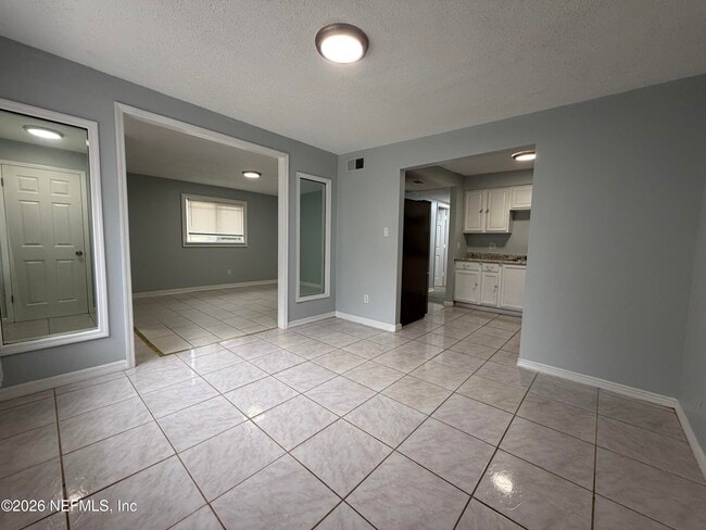 Building Photo - 6023 Edgefield Dr