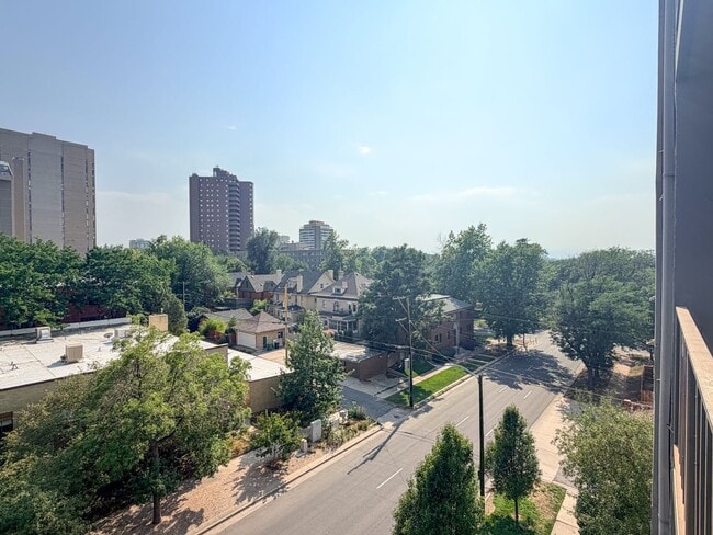 Building Photo - 1433 N Williams St