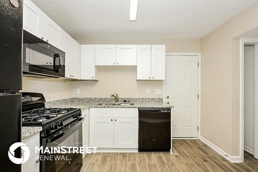 Building Photo - 5704 Phillips Dr