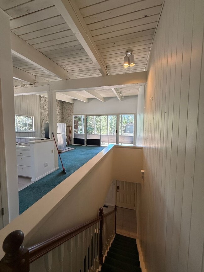 Building Photo - 3 Bed, 2 Bath Townhome with Vaulted Ceilings & Private Balcony