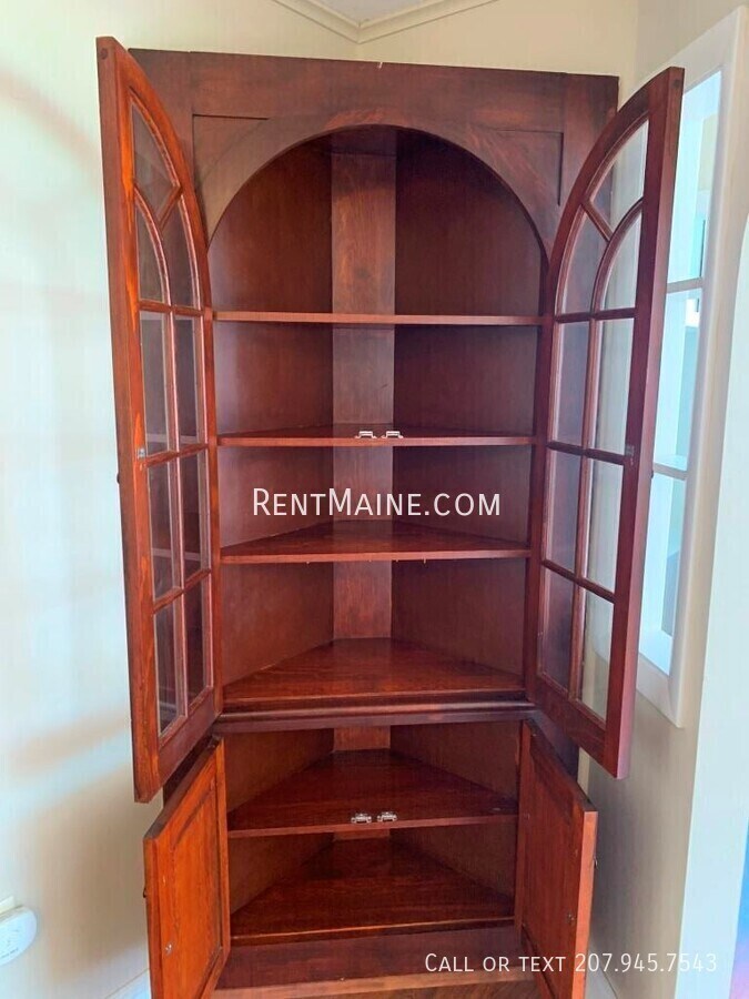 Building Photo - 198 Main Rd N