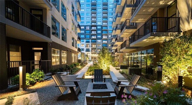 Building Photo - 200 Nerem St NW