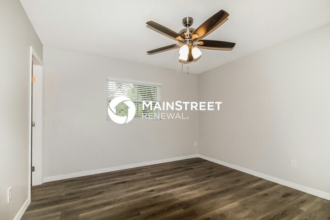 Building Photo - 3 Bedroom Pet-Friendly Home in Apopka, FL with Main Street Renewal