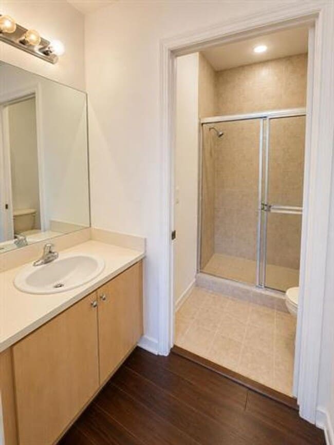 Building Photo - 906 SW 143rd Ave