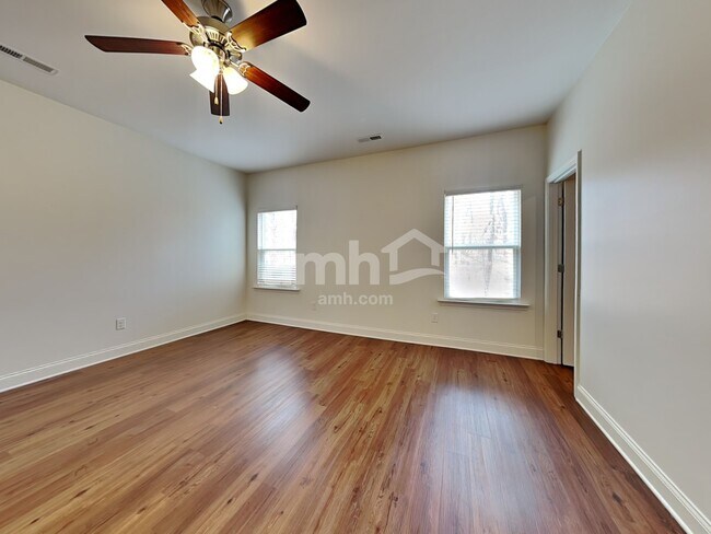 Building Photo - 3232 Grange Ct