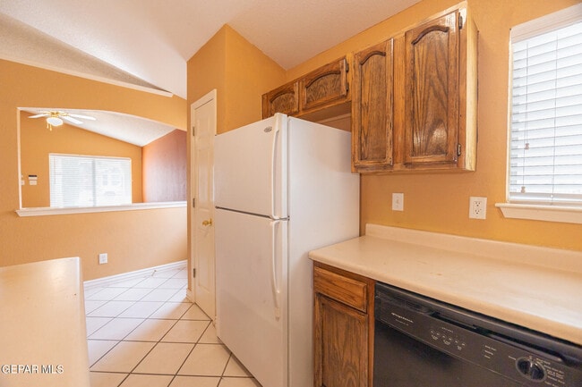 Building Photo - 13771 Paseo Central Ave