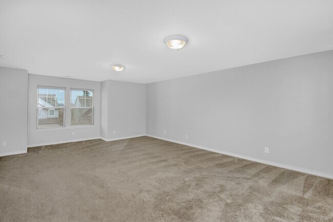 Building Photo - Discover Your Dream Home in Sterling Park!