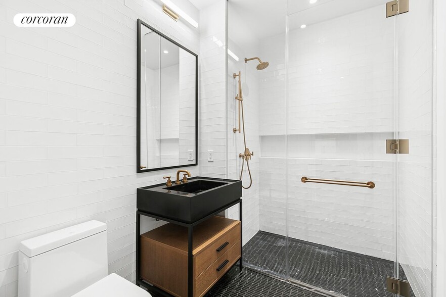 Building Photo - 30 E 29th St